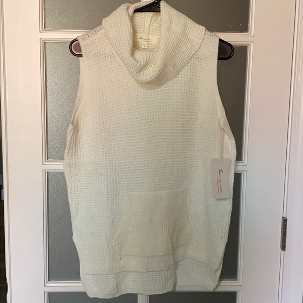 Vince Camuto NWT cream cowl neck sweater